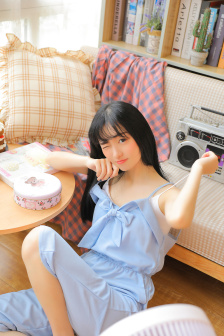 《漂亮的女邻居》